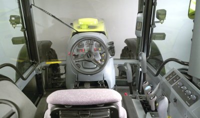 Valtra HiTech 8950 ohjaamo