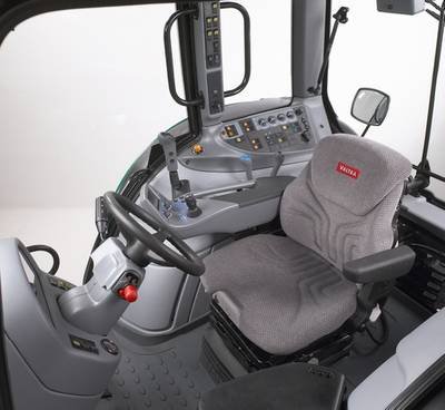 Valtra N141 ohjaamo