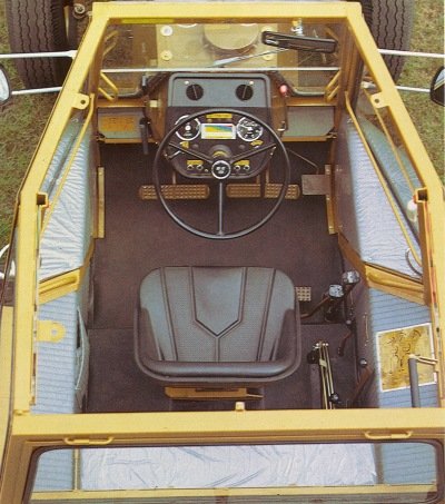 Valmet 702 ohjaamo