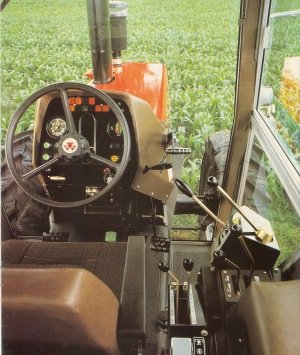 Massey Ferguson 2680 ohjaamo