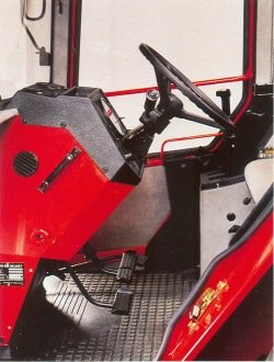 Valmet 605 ohjaamo 1987