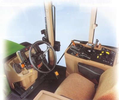 John Deere 7810 ohjaamo