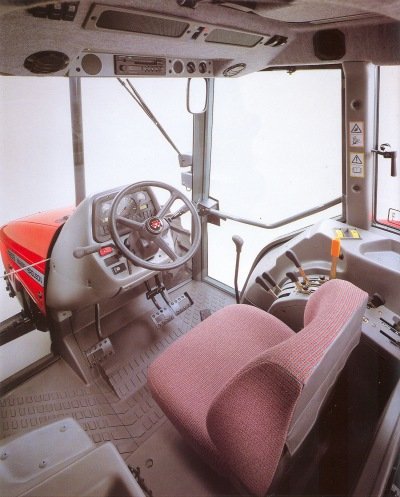 Massey Ferguson 4255 ohjaamo