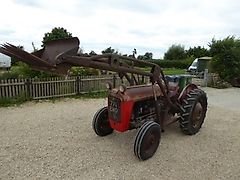 Massey Ferguson 35 TRACTOR