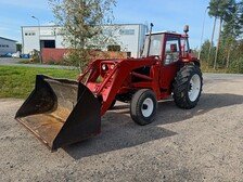 Valmet 702 etukuormaajalla