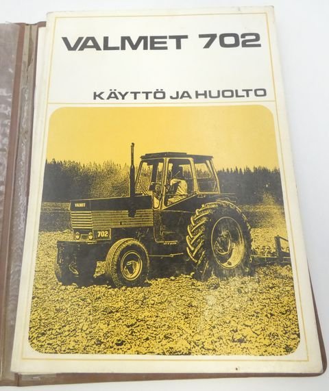 Valmet 702 huolto- ja käyttöohjekirjat