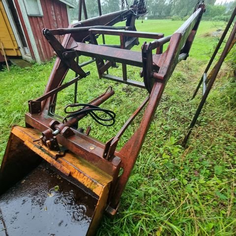 Valmet 361 etukuormaaja + takapaino