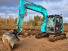 Kobelco SK75 SR-7, kallistuva liitin, kauha