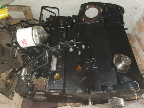 Massey Ferguson 4245 puolimoottori