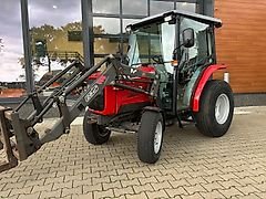 Massey Ferguson 1540 Hydrostaat 4WD compact met voorlader