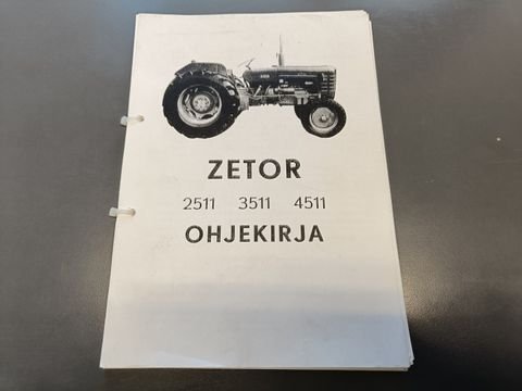 Zetor 2511, 3511 ja 4511 traktorin ohjekirja