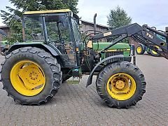 John Deere 2850