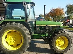 John Deere 2850
