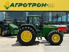 John Deere 6910