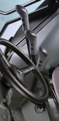 Valtra A65 ohjaamo