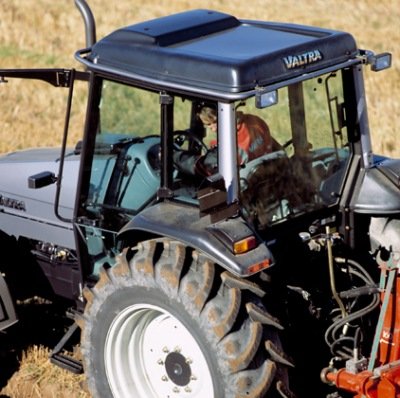 Valtra A65 takaa