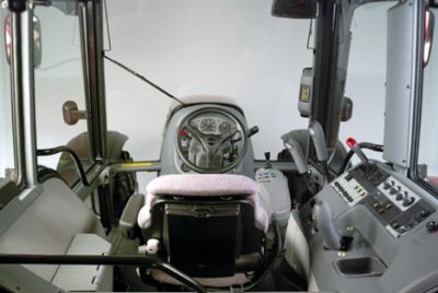 Valtra T160 ohjaamo