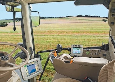 John Deere 7530 ohjaamo