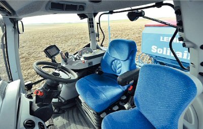 New Holland T7030 PC ohjaamo