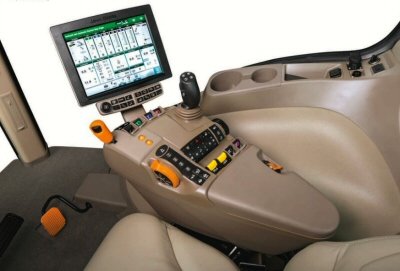 John Deere 7210R ohjaamo