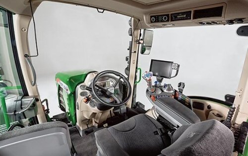 Fendt 724 Vario ohjaamo