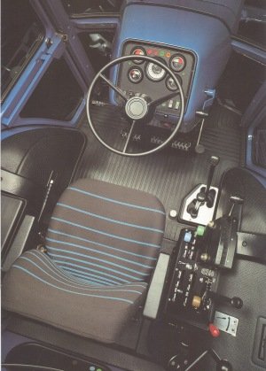 Ford 6810 Mark III ohjaamo