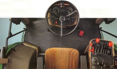 John Deere 6400 ohjaamo