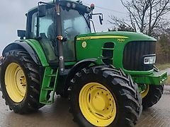John Deere 7530