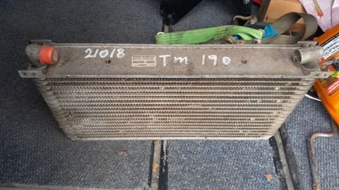Öljynlauhdutin new holland tm190