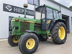 John Deere 3040