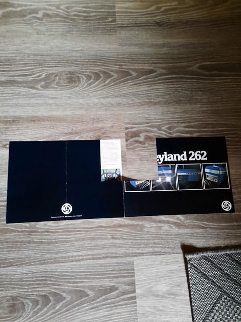 Leyland 262 traktorin.