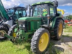 John Deere 6400