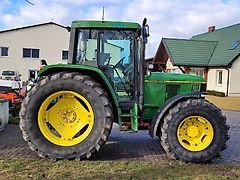 John Deere 6400