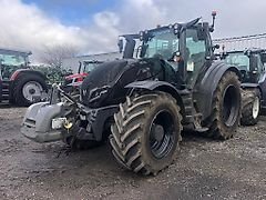 Valtra T235D