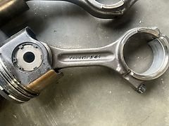 John Deere CONNECTING ROD (used) - John Deere 8030, 8R