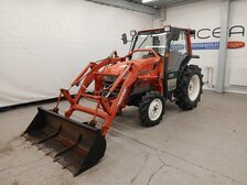 Yanmar AF-28D 4WD traktori, etukuormaajalla ja suunnanvaihtajalla!(1)