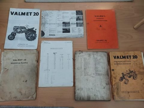 Valmet 15 ja 20 traktoreiden kirjallisuutta