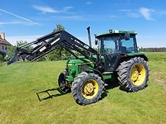 John Deere 2140