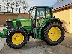 John Deere 6820
